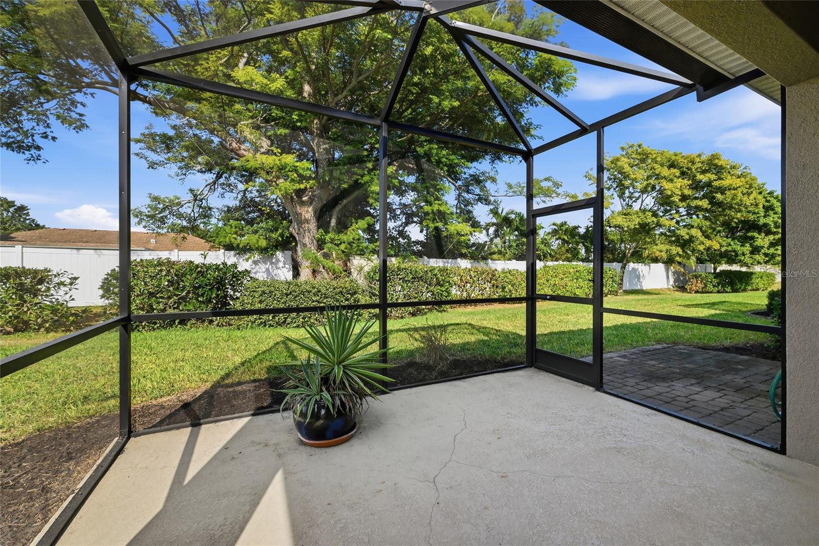 Image 22 of 30 For 7108 Playa Bella Drive