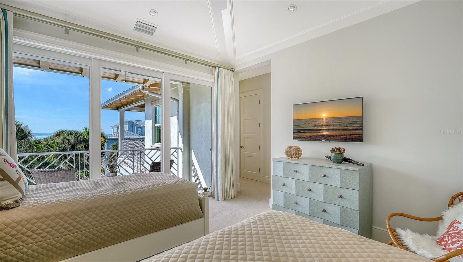 Image 34 of 57 For 5005 Gulf Of Mexico Drive 4