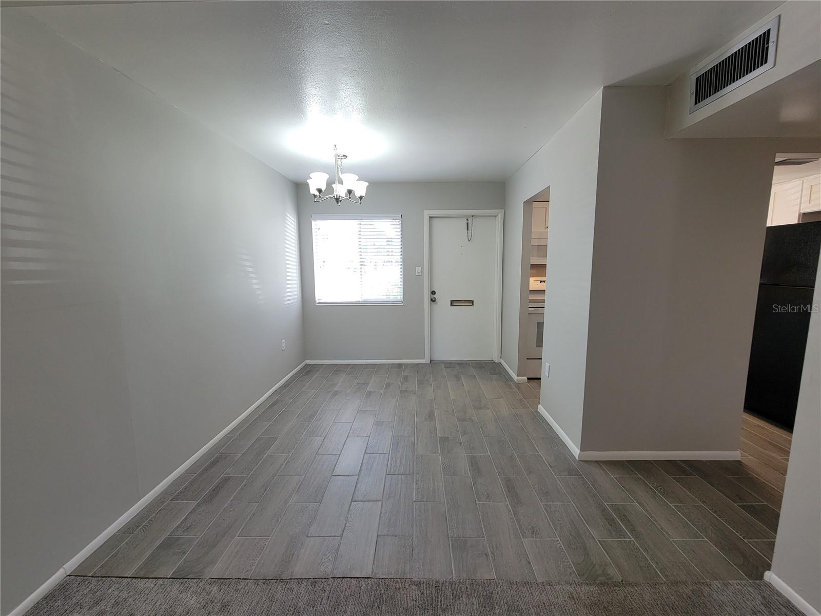 Image 3 of 24 For 2009 Canal Drive N4