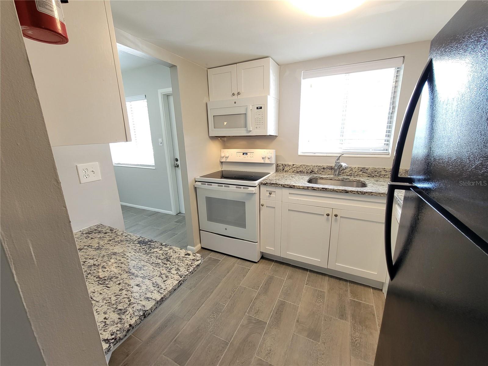 Image 5 of 24 For 2009 Canal Drive N4