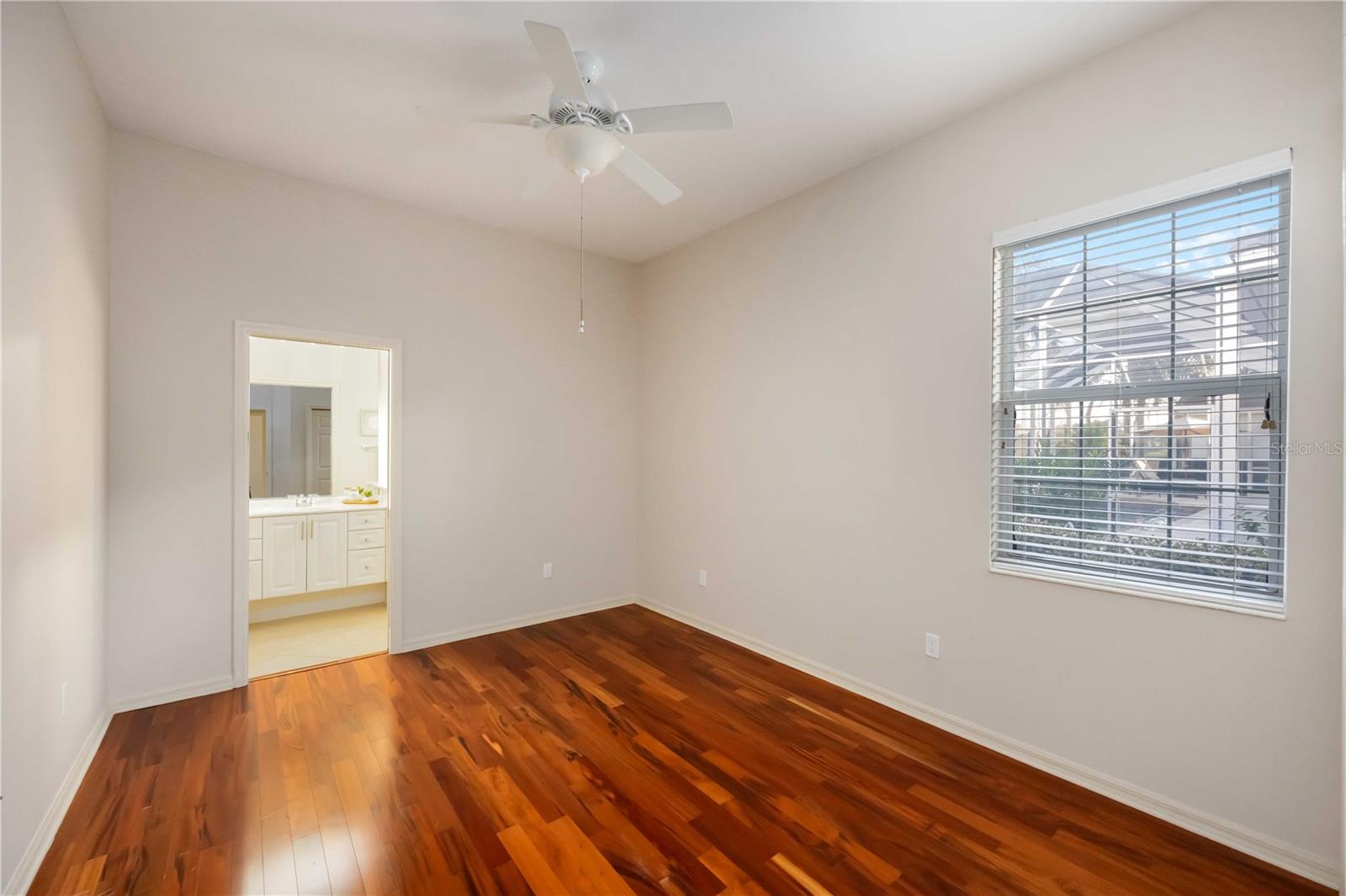 Listing photo id 22 for 7009 Stanhope Place