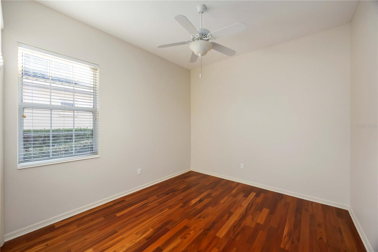 Listing photo id 26 for 7009 Stanhope Place