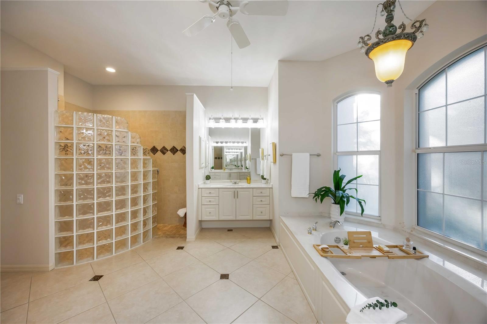 Listing photo id 32 for 7009 Stanhope Place