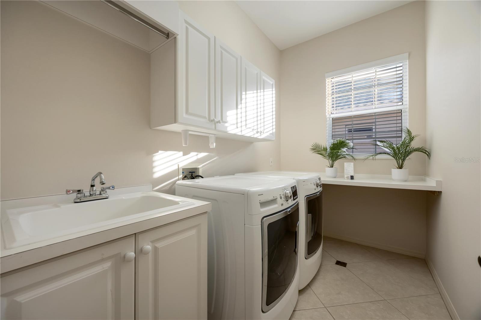 Listing photo id 34 for 7009 Stanhope Place