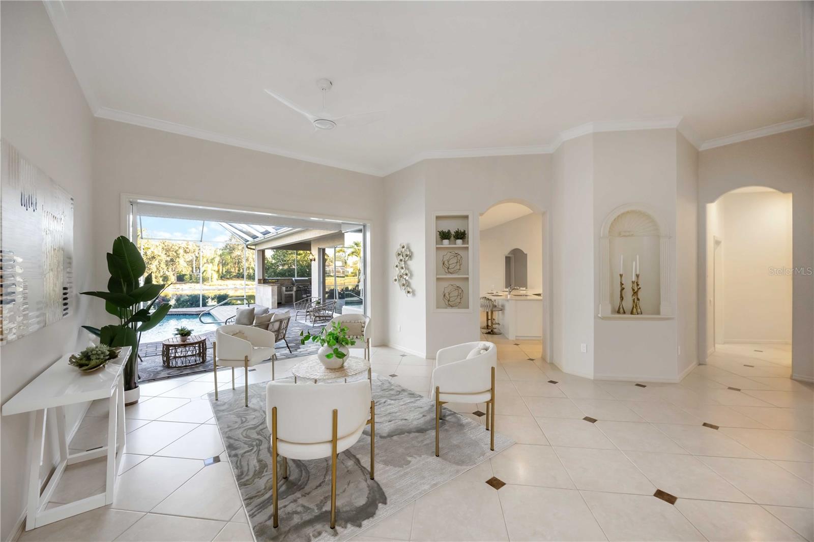 Listing photo id 2 for 7009 Stanhope Place