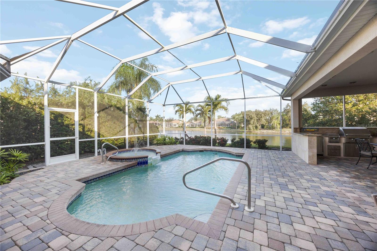 Listing photo id 3 for 7009 Stanhope Place