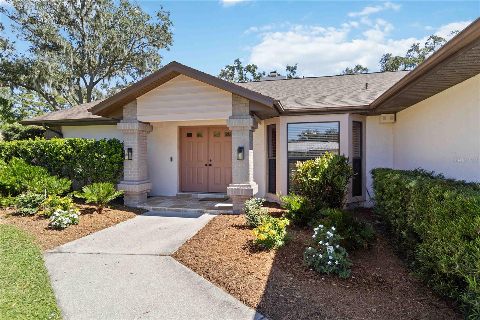 Image 3 of 44 For 5206 Woodlawn Circle E