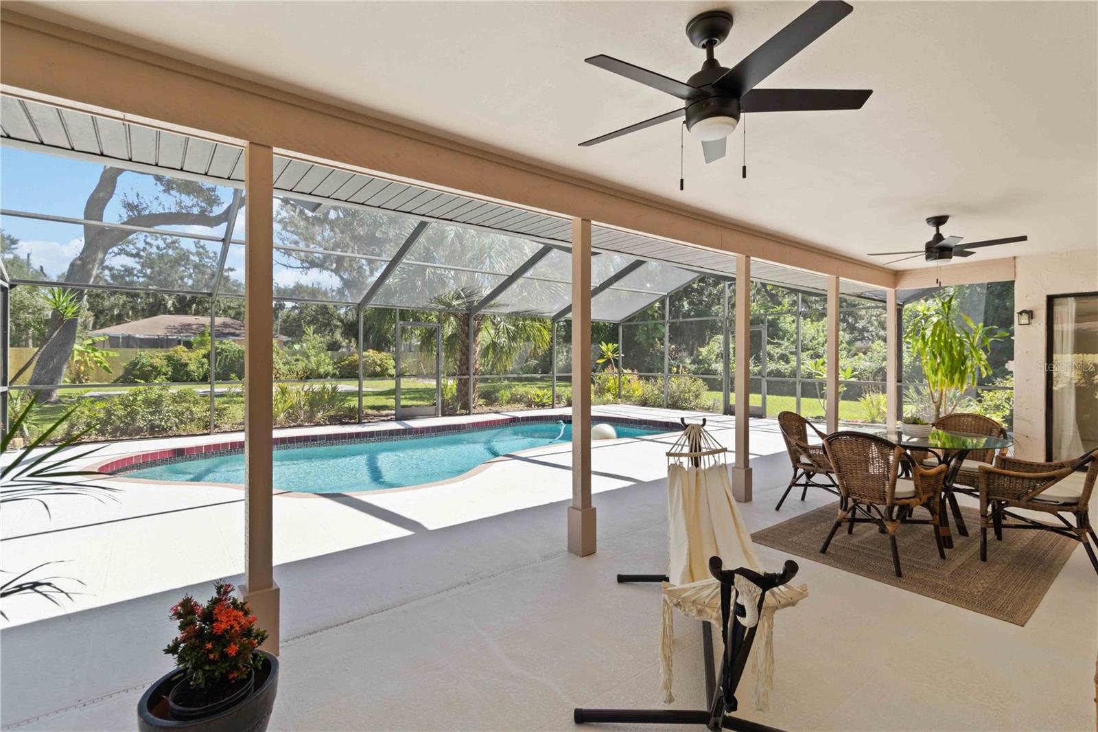 Image 33 of 44 For 5206 Woodlawn Circle E