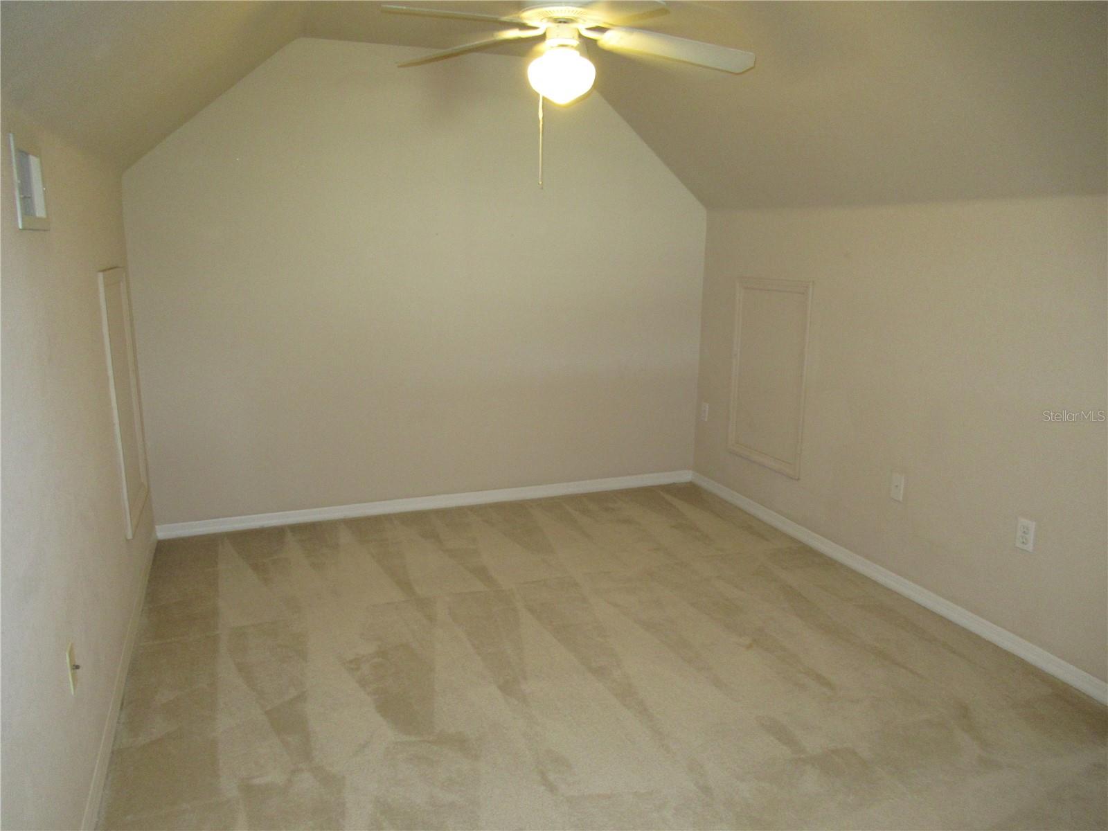 Image 13 of 49 For 5601 Rosehill Road 203