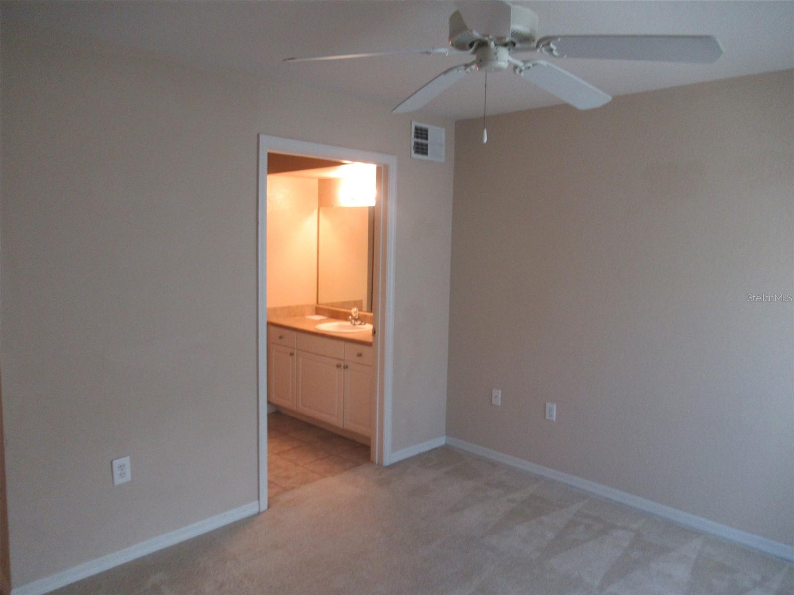 Image 18 of 49 For 5601 Rosehill Road 203