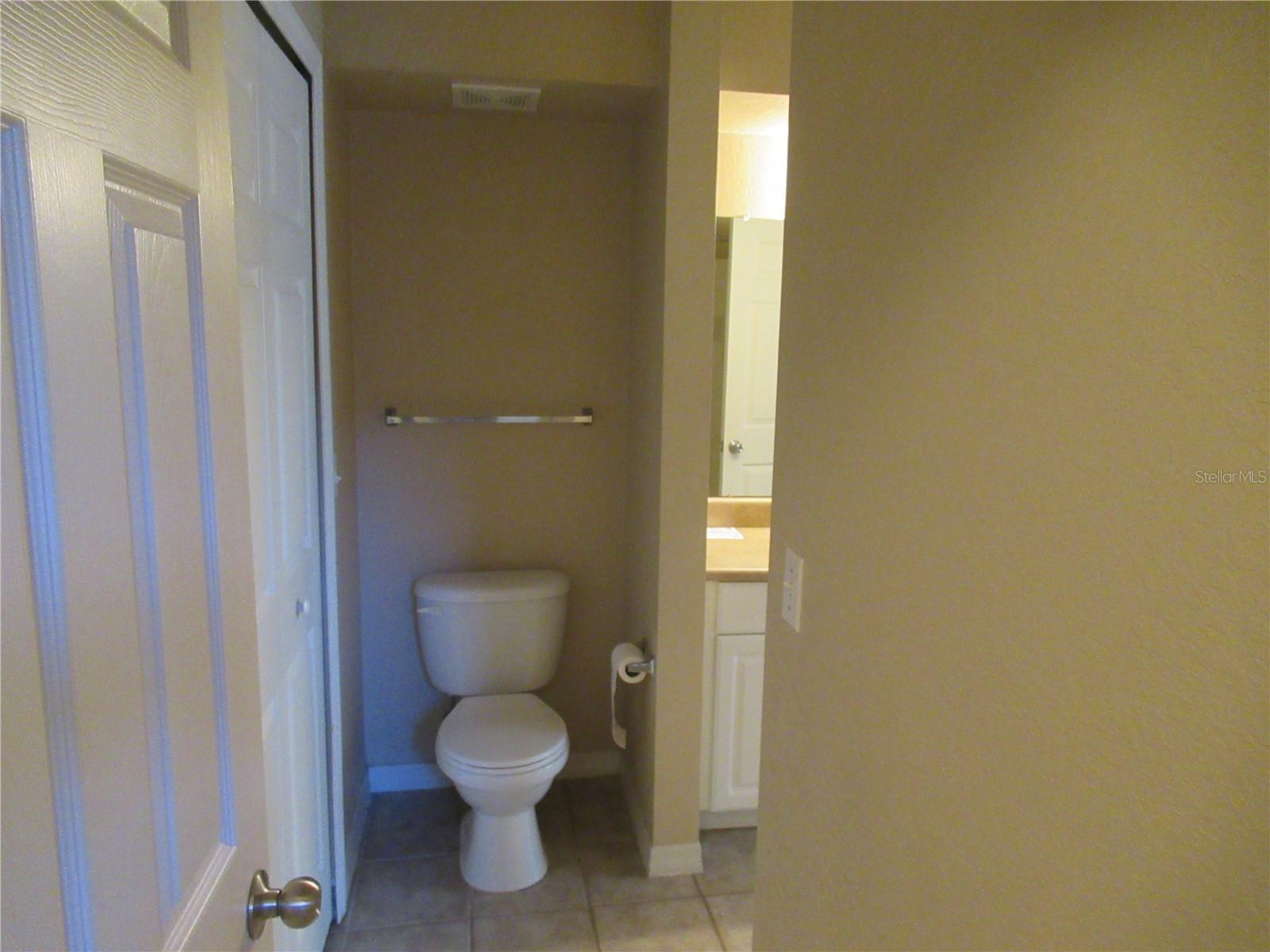 Image 19 of 49 For 5601 Rosehill Road 203