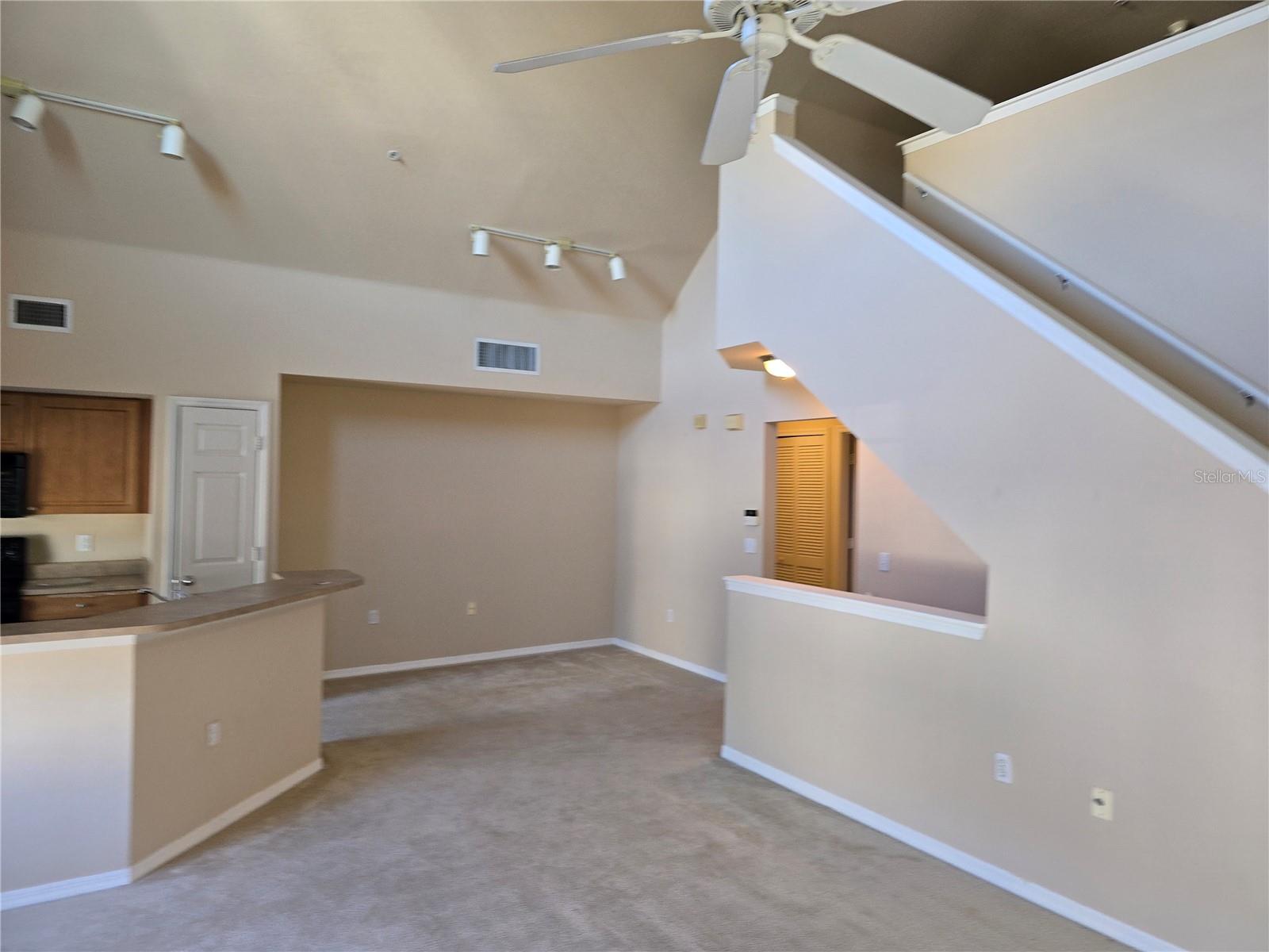 Image 24 of 49 For 5601 Rosehill Road 203