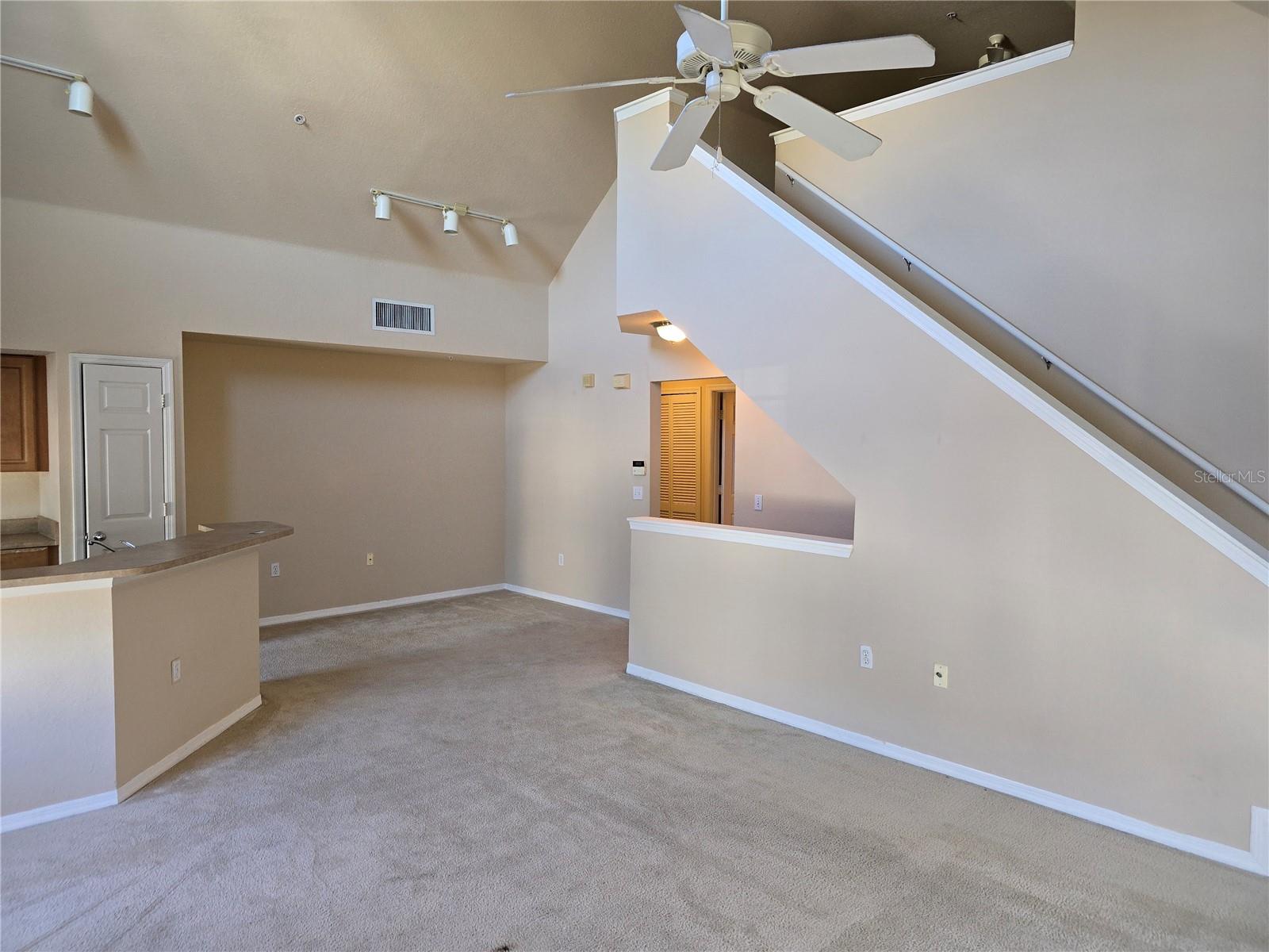 Image 25 of 49 For 5601 Rosehill Road 203