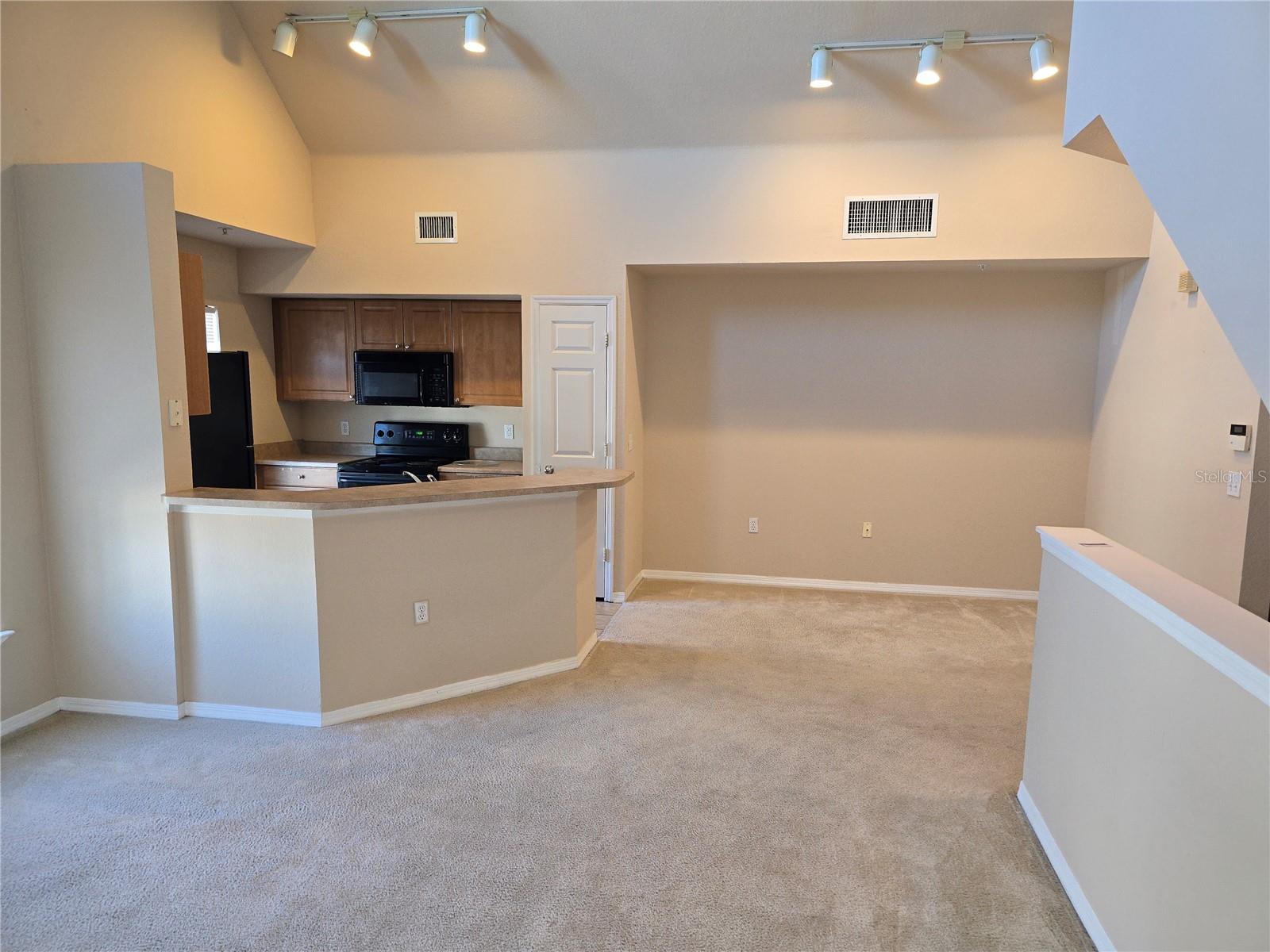 Image 40 of 49 For 5601 Rosehill Road 203