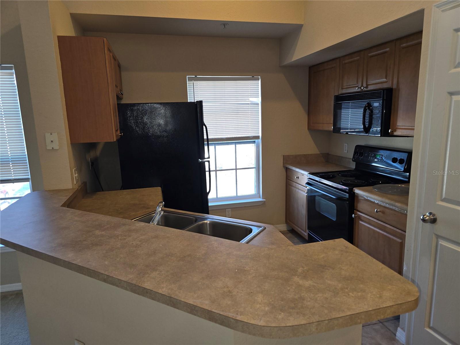 Image 42 of 49 For 5601 Rosehill Road 203