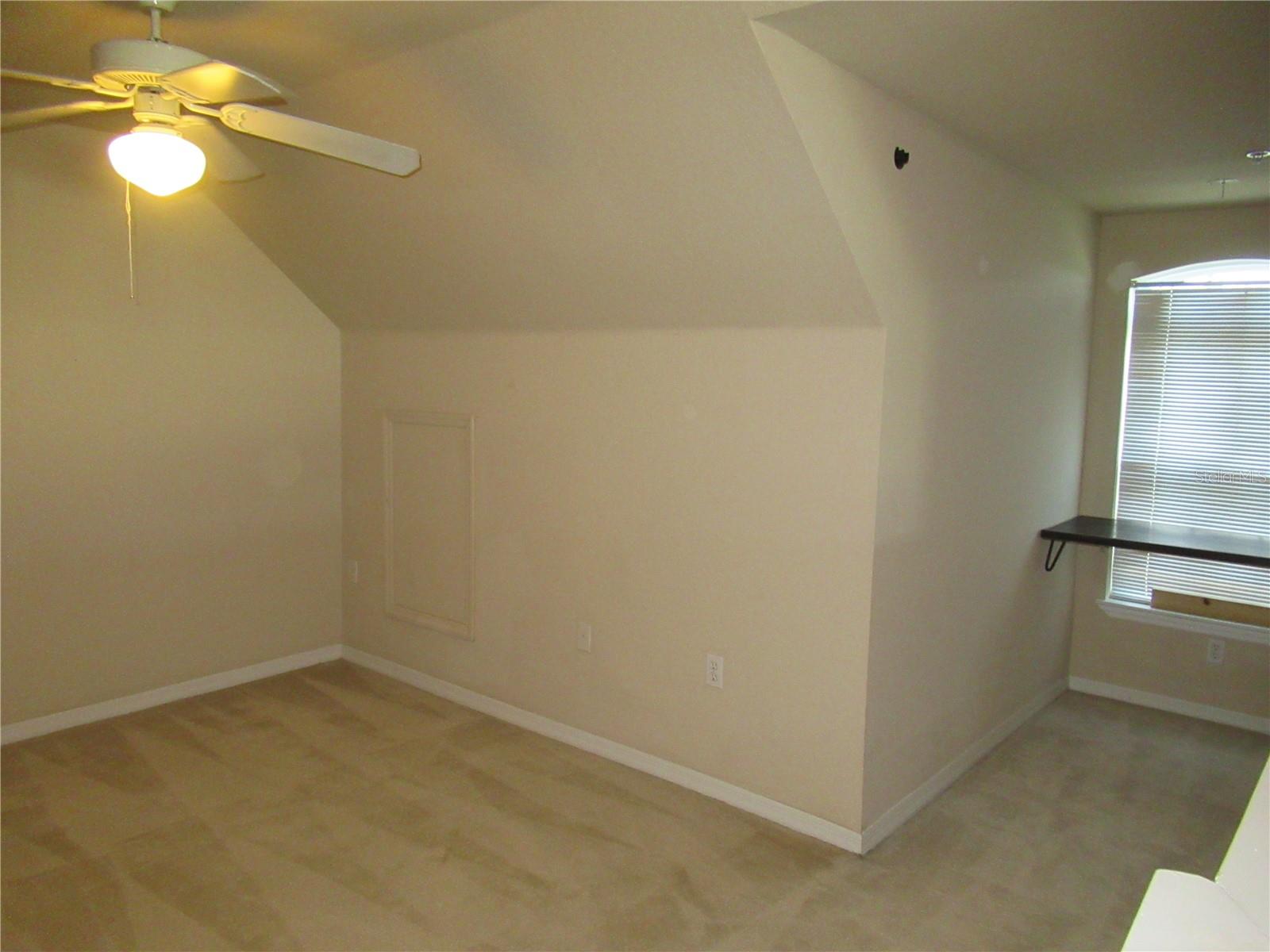 Image 7 of 49 For 5601 Rosehill Road 203