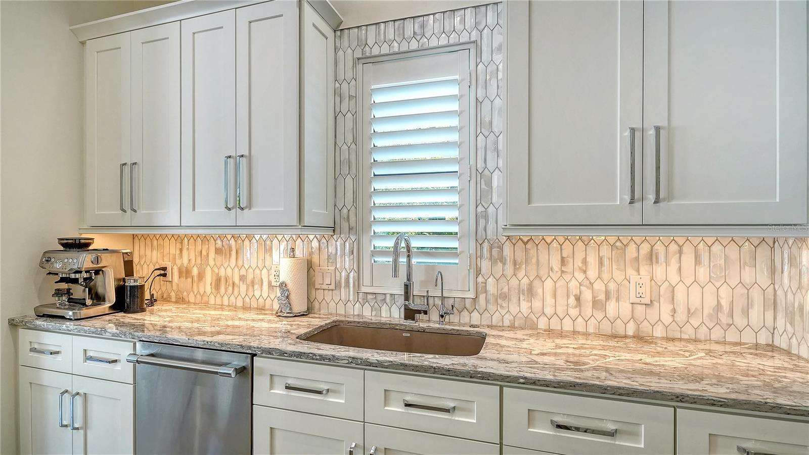 Image 15 of 68 For 1659 Devonshire Lane