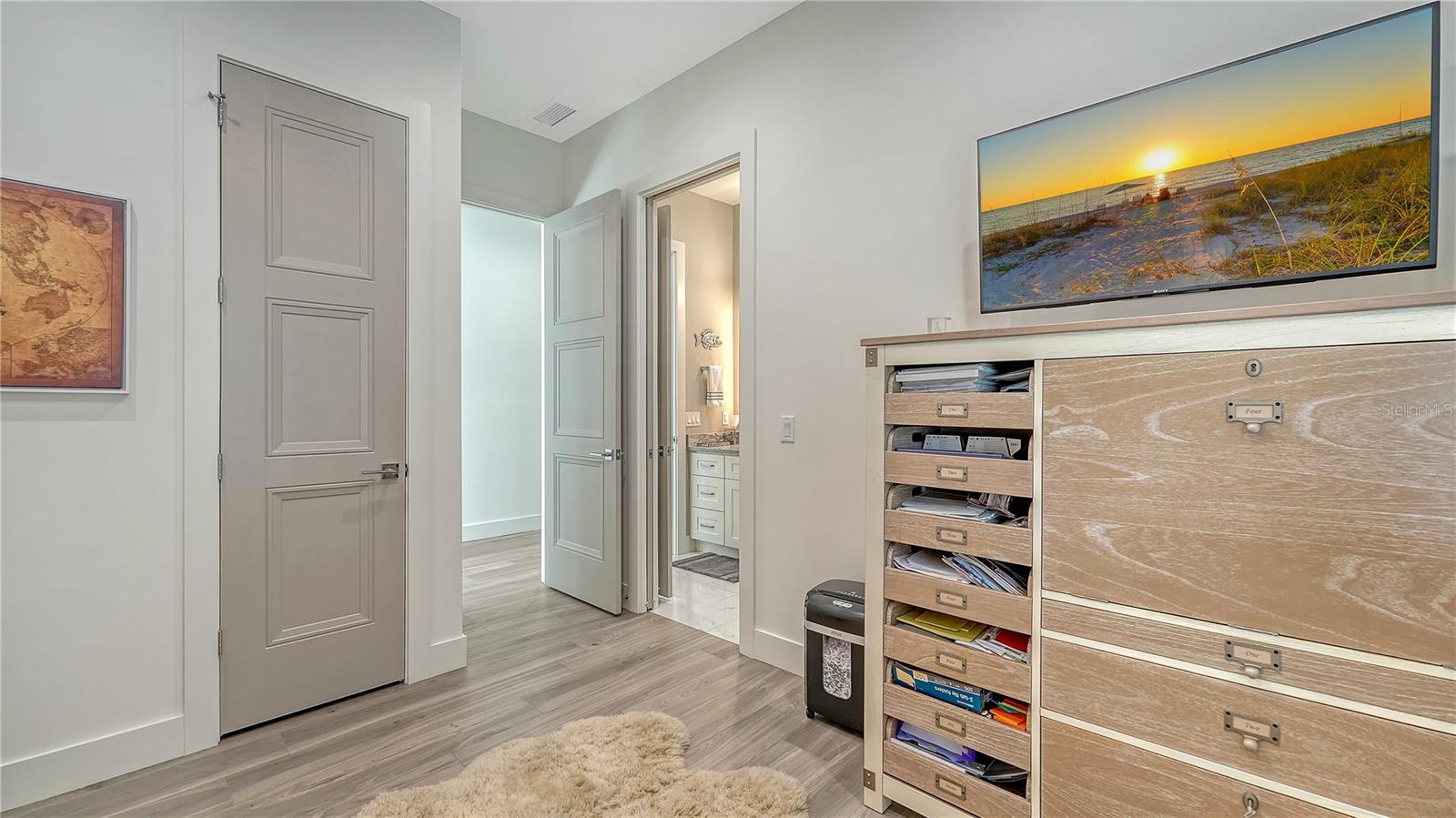 Image 32 of 68 For 1659 Devonshire Lane