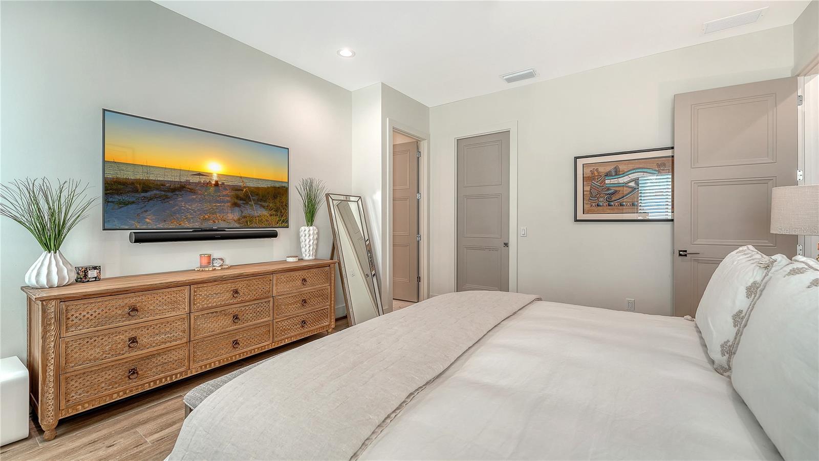 Image 37 of 68 For 1659 Devonshire Lane