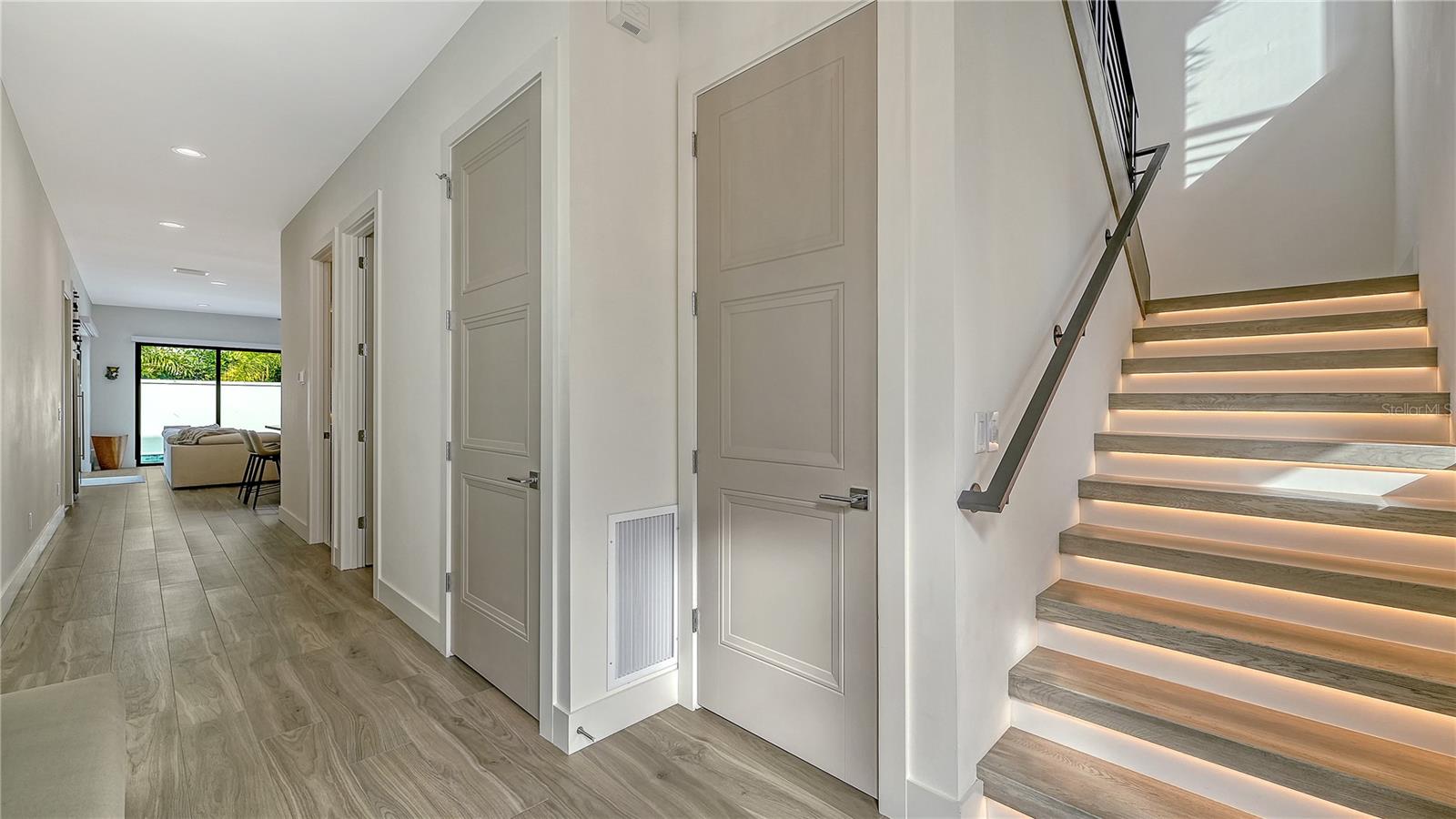 Image 4 of 68 For 1659 Devonshire Lane