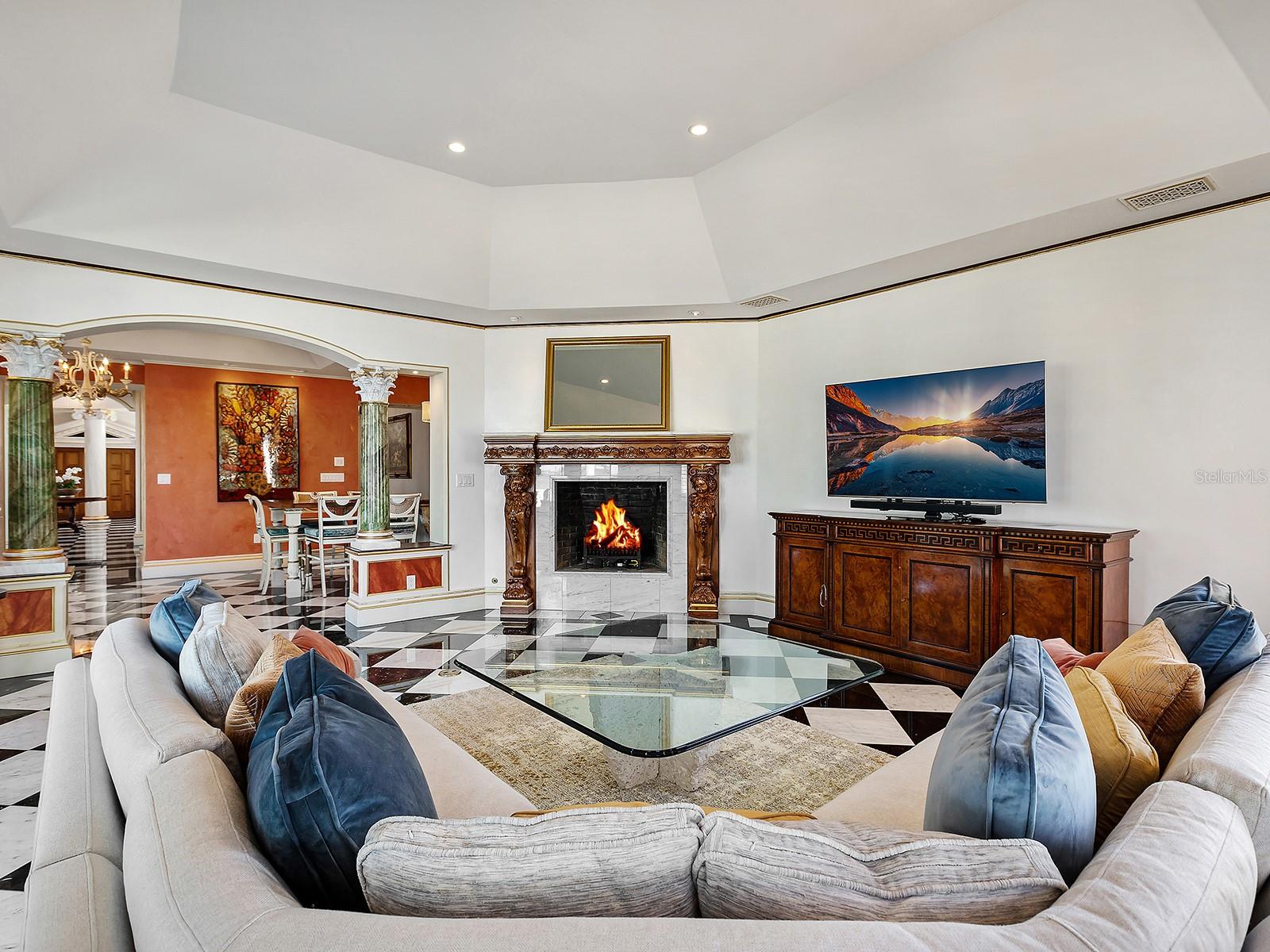 Image 22 of 97 For 1310 Lake Shore Drive