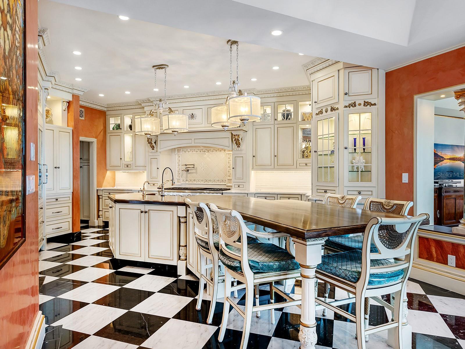 Image 24 of 97 For 1310 Lake Shore Drive