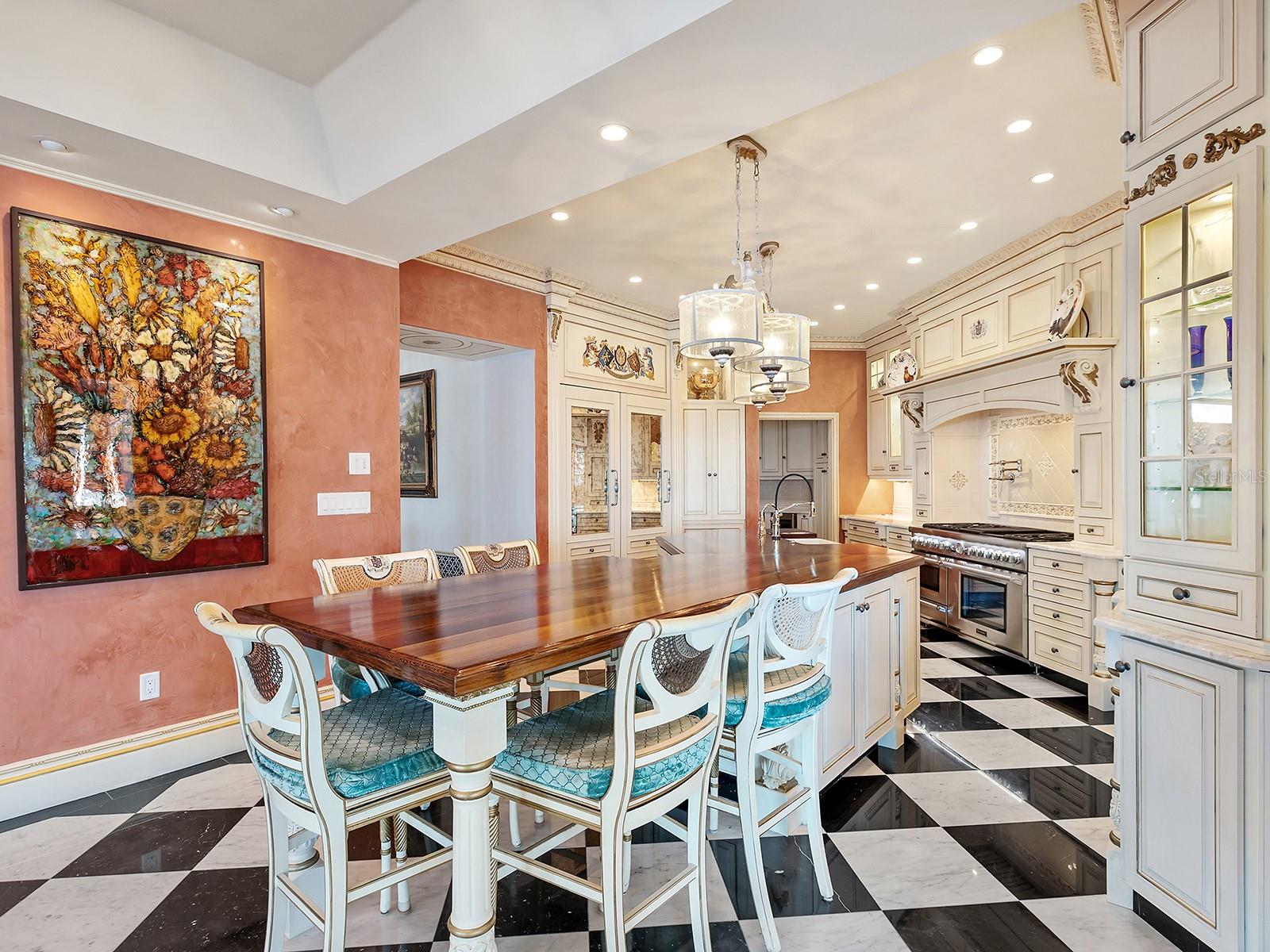 Image 27 of 97 For 1310 Lake Shore Drive