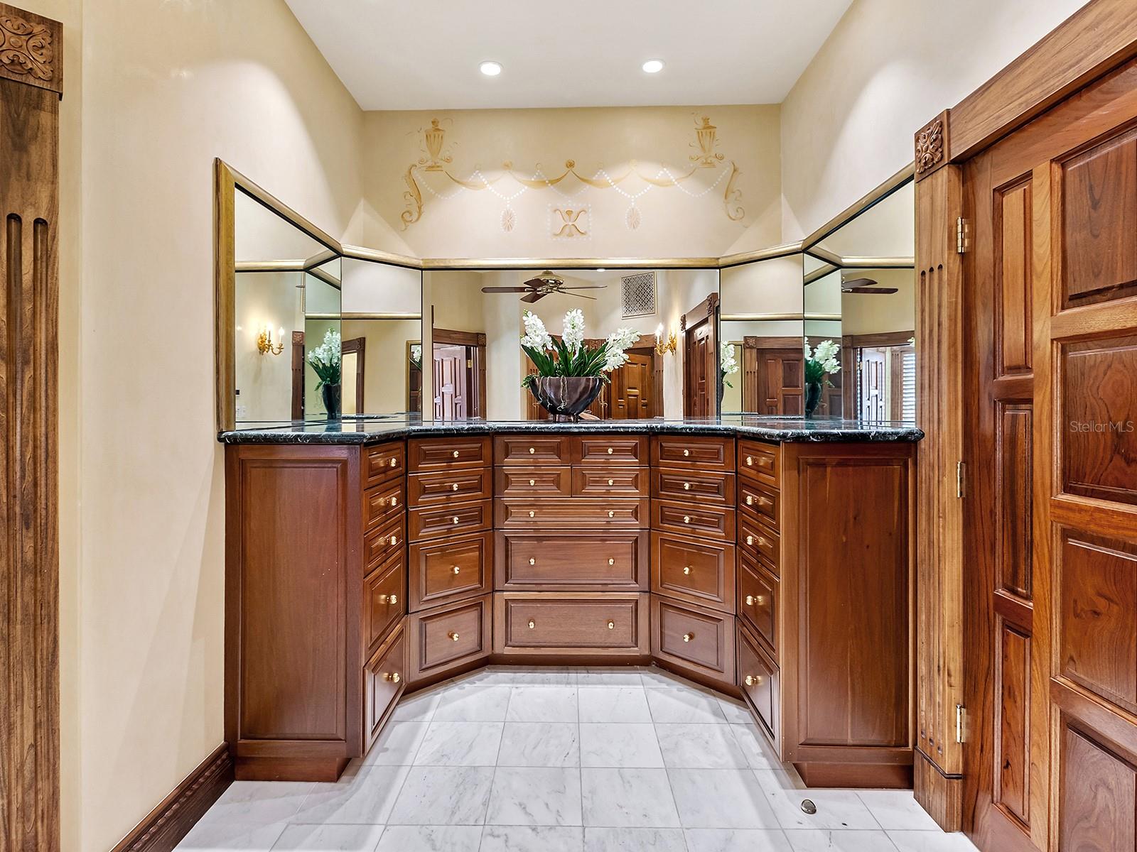 Image 35 of 97 For 1310 Lake Shore Drive