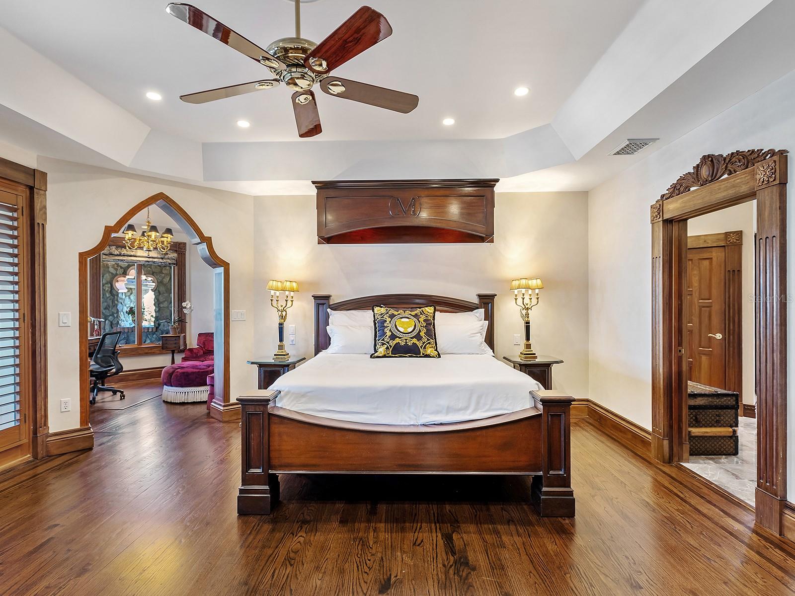 Image 40 of 97 For 1310 Lake Shore Drive