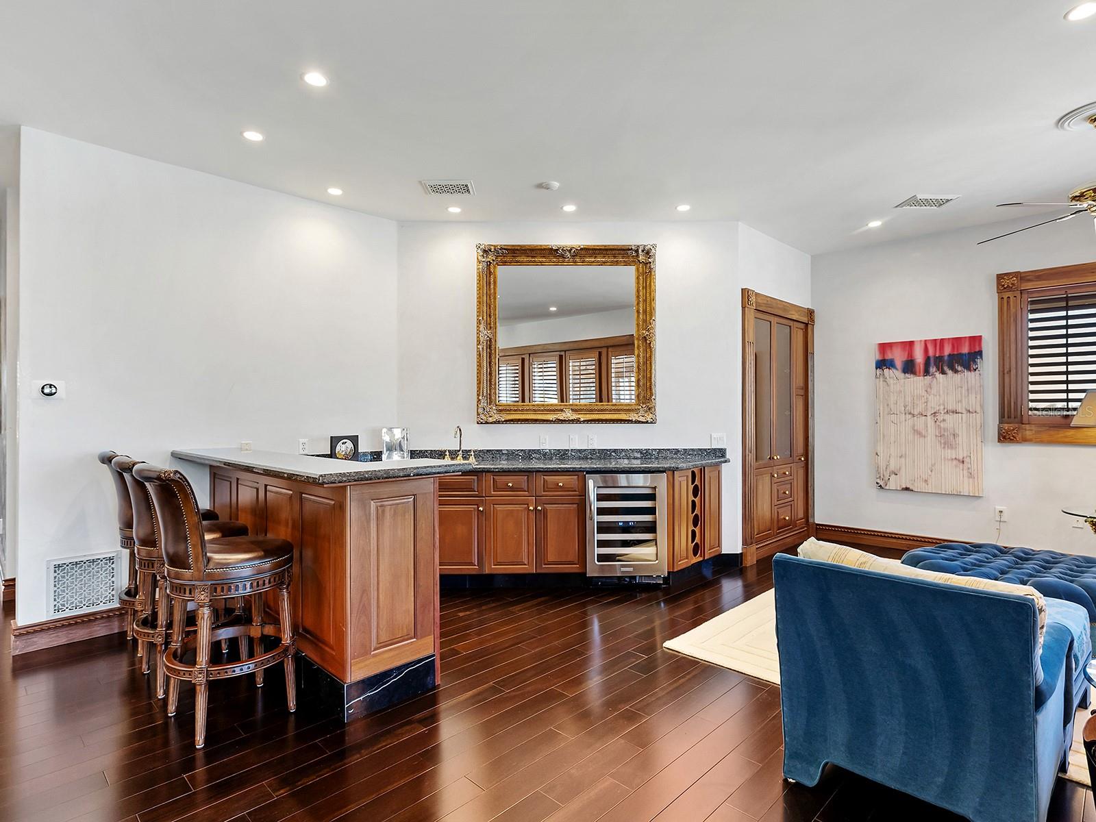 Image 47 of 97 For 1310 Lake Shore Drive