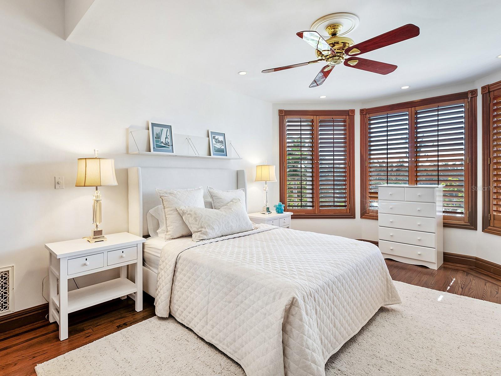 Image 83 of 97 For 1310 Lake Shore Drive