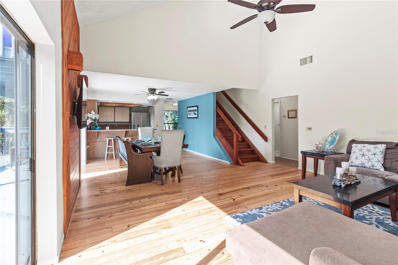 Image 11 of 35 For 356 Island Circle