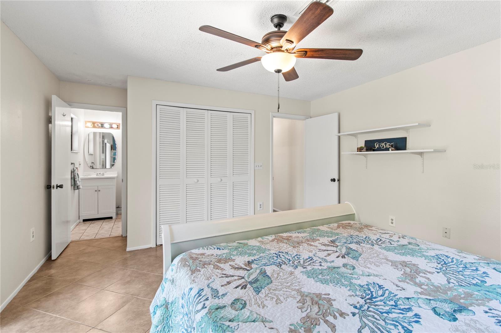 Image 13 of 35 For 356 Island Circle