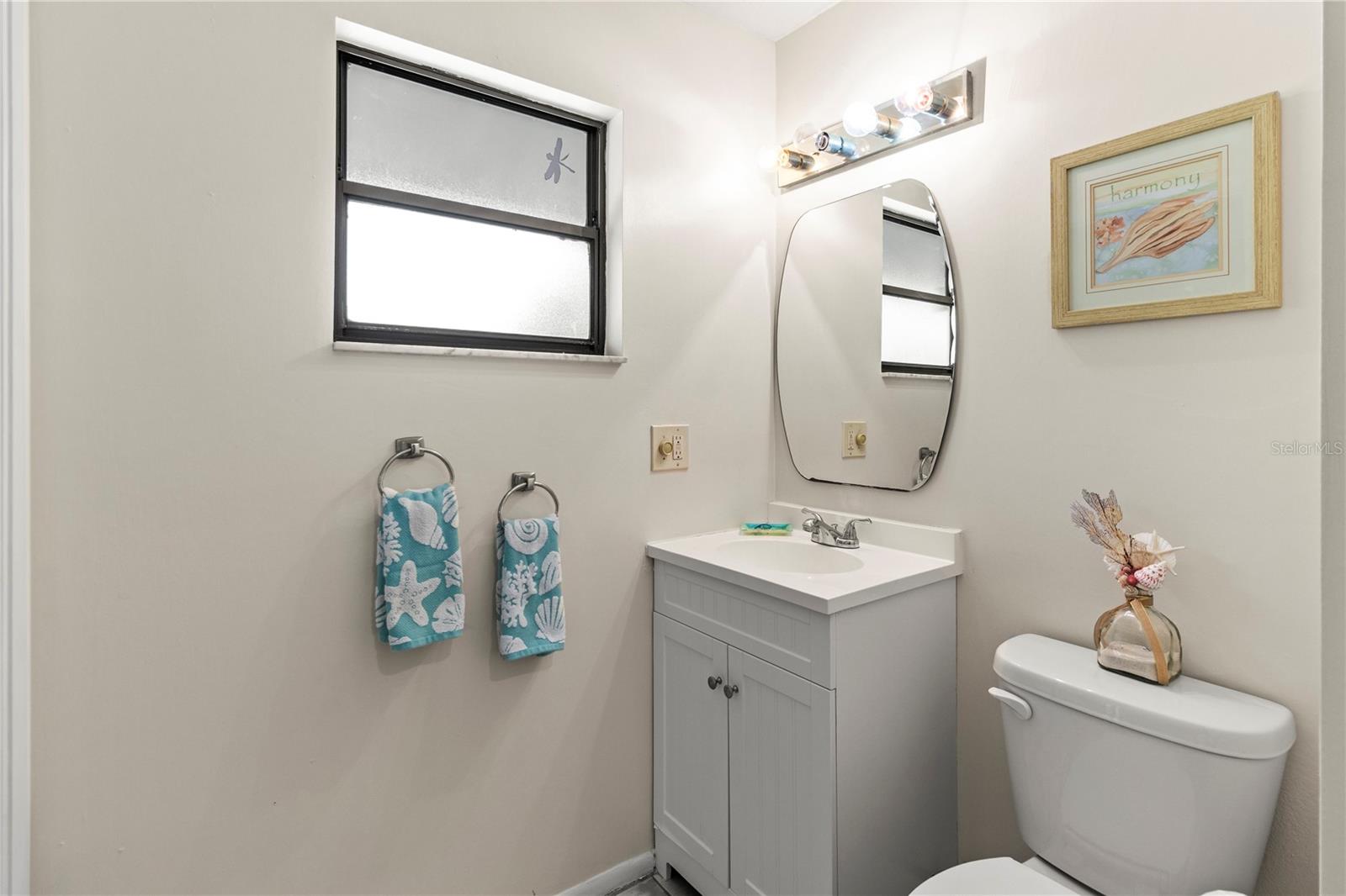 Image 14 of 35 For 356 Island Circle