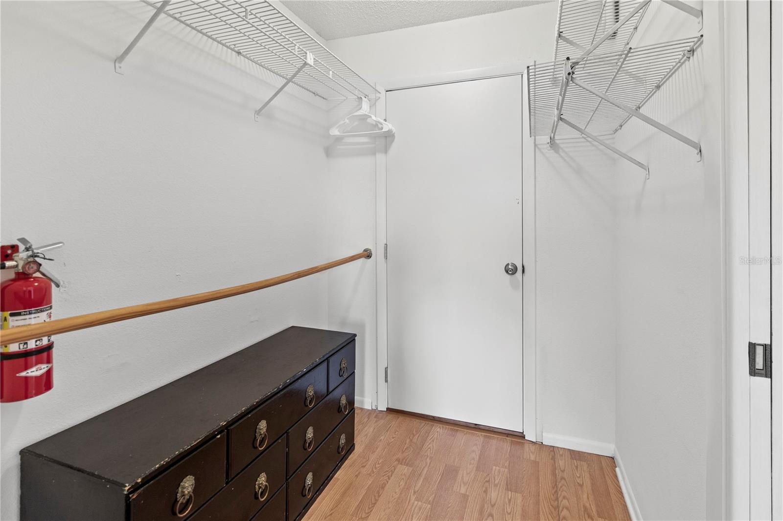 Image 19 of 35 For 356 Island Circle