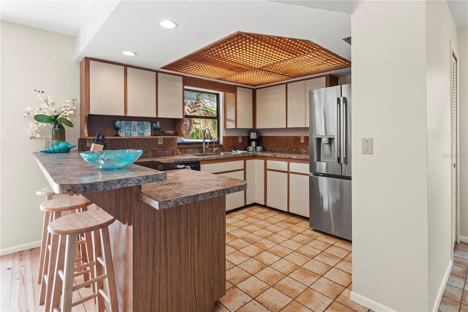 Image 5 of 35 For 356 Island Circle