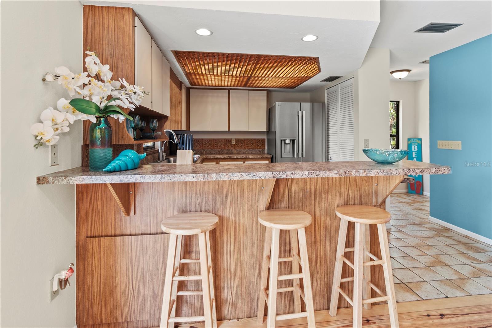 Image 6 of 35 For 356 Island Circle