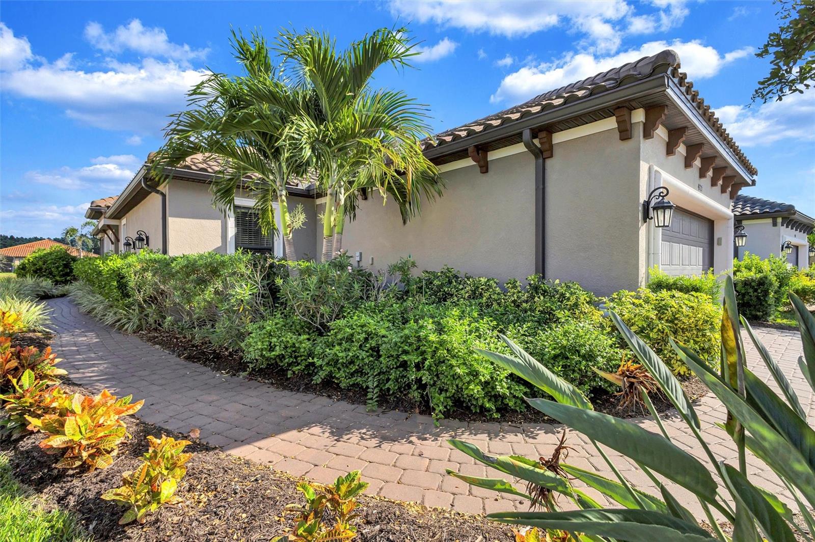 Image 4 of 65 For 4727 Motta Court