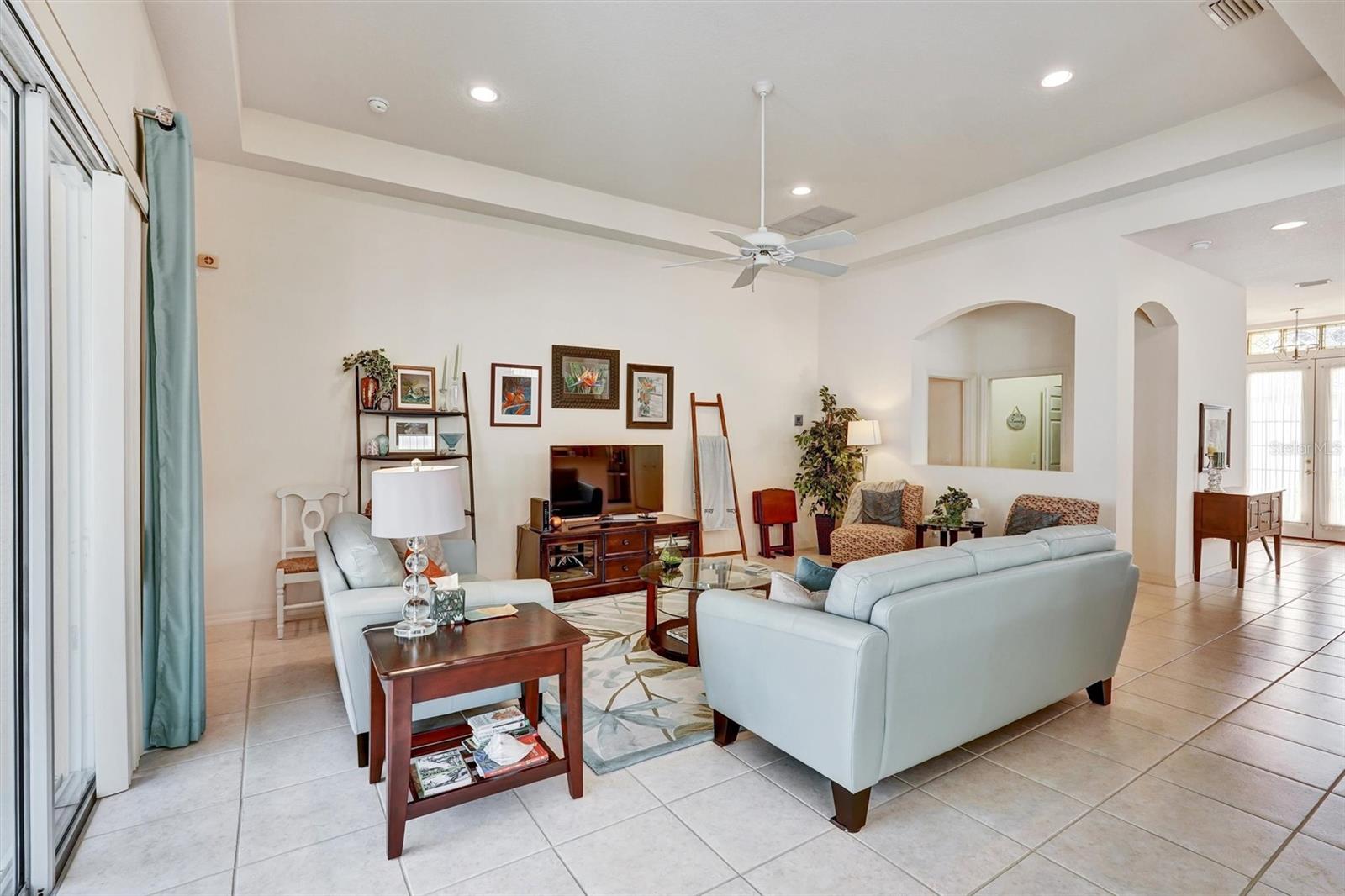 Image 14 of 41 For 4381 Reflections Parkway