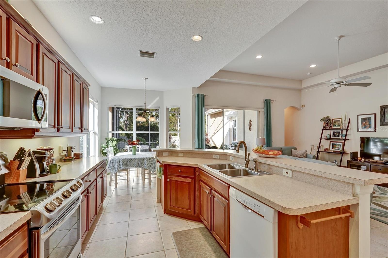 Image 6 of 41 For 4381 Reflections Parkway