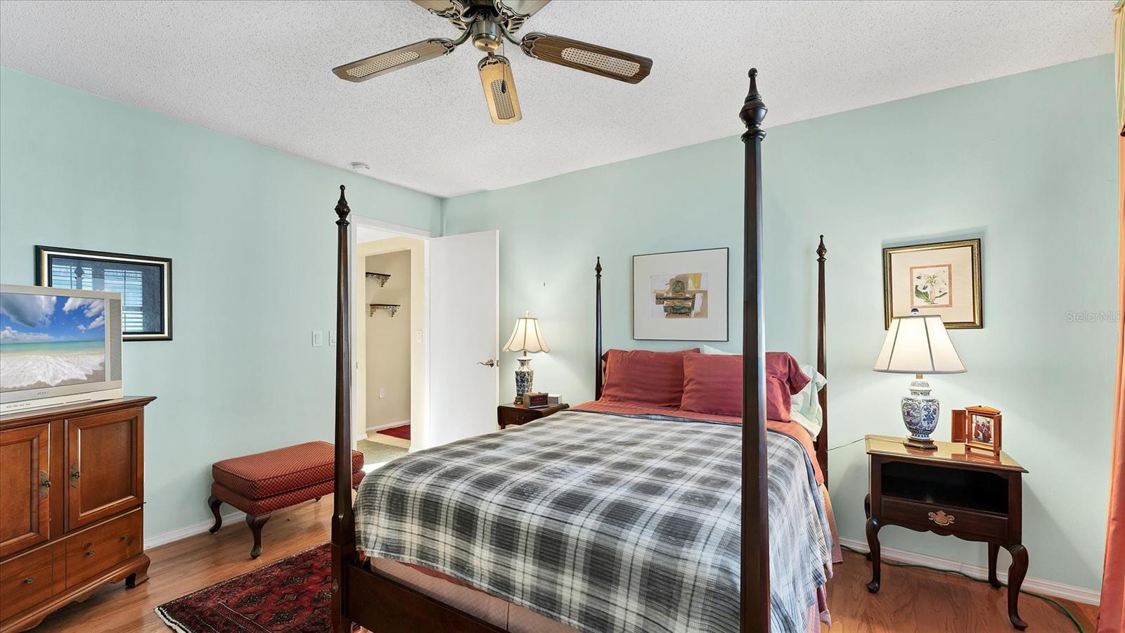 Image 16 of 38 For 3823 Glen Oaks Drive E 83