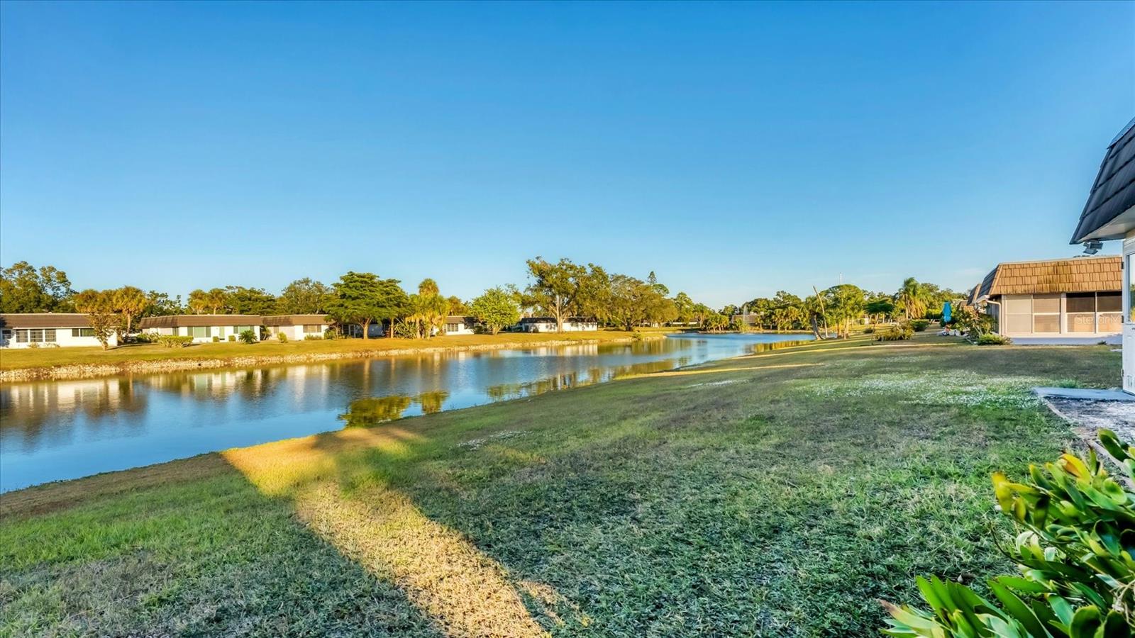 Image 26 of 38 For 3823 Glen Oaks Drive E 83