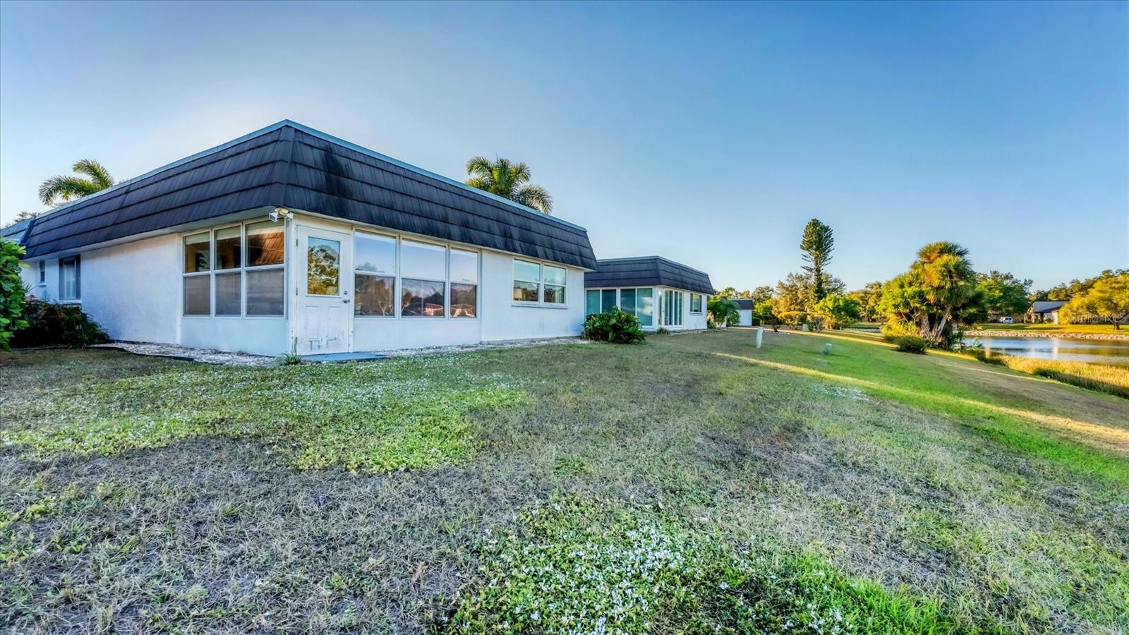 Image 27 of 38 For 3823 Glen Oaks Drive E 83