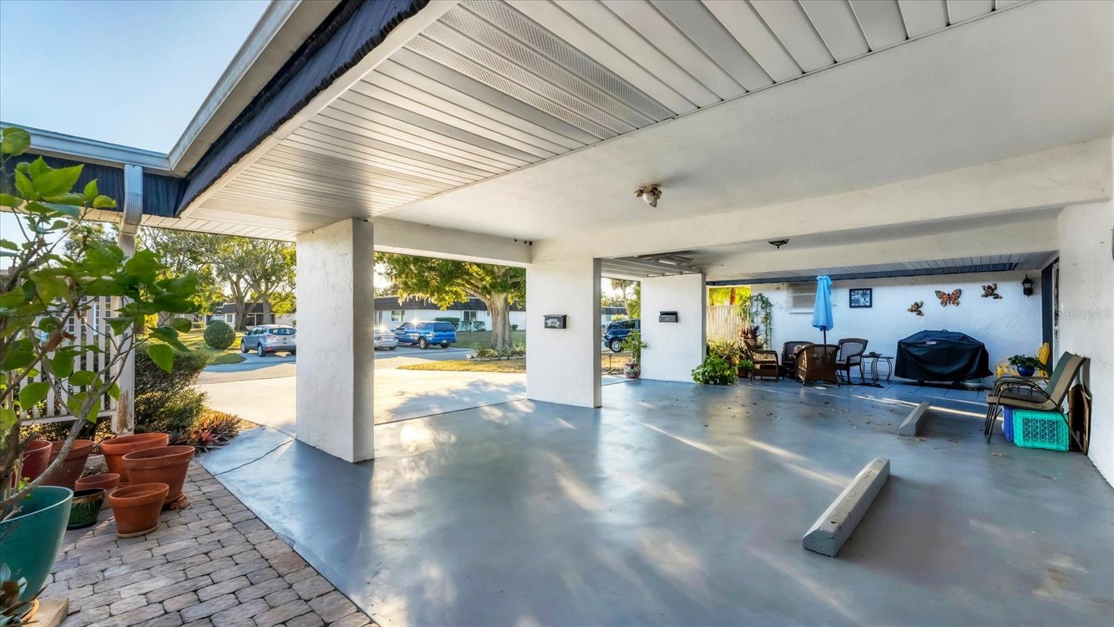 Image 3 of 38 For 3823 Glen Oaks Drive E 83