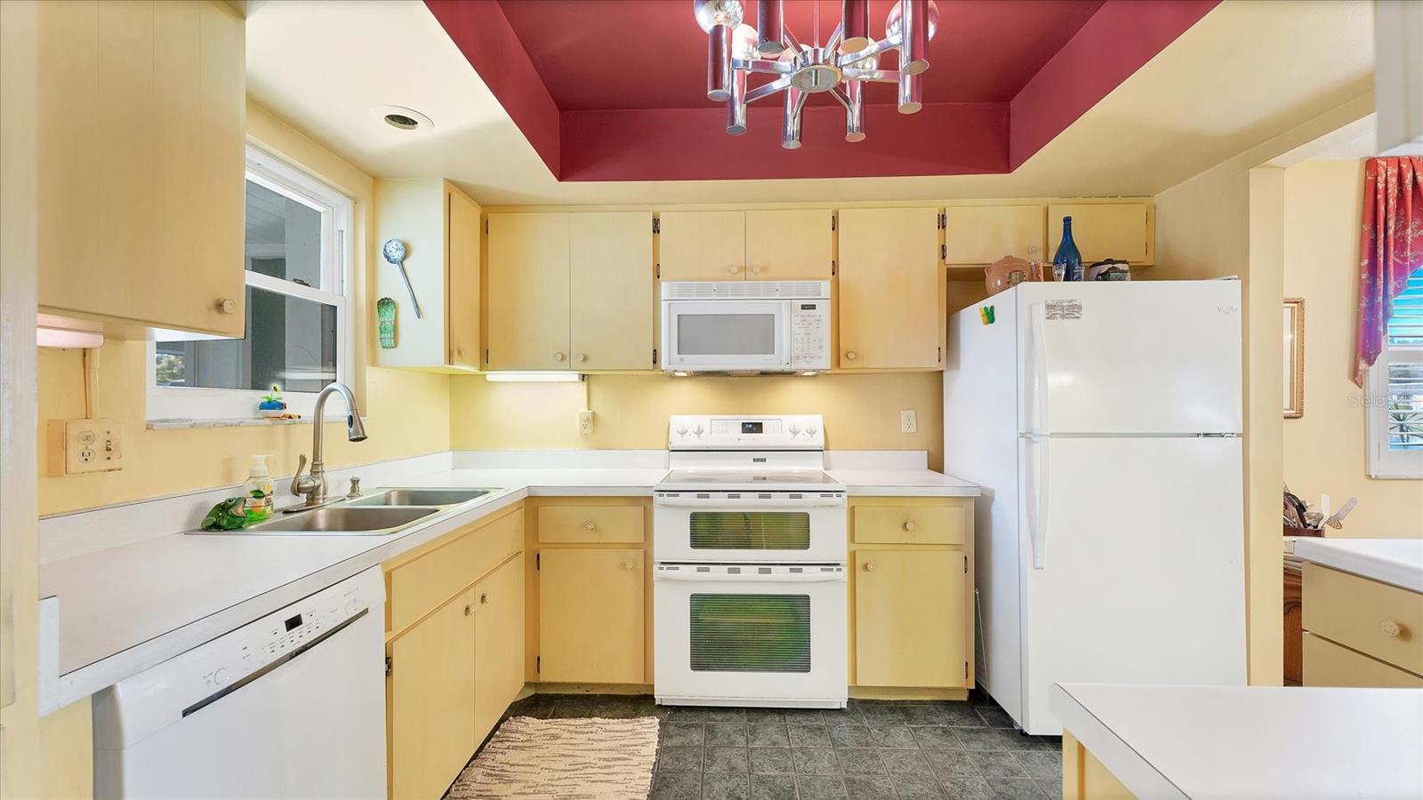 Image 8 of 38 For 3823 Glen Oaks Drive E 83