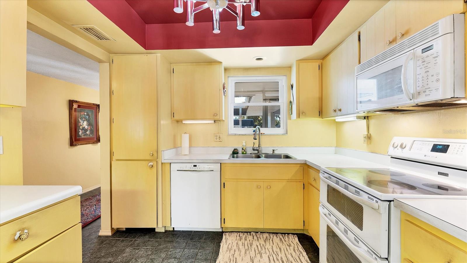 Image 9 of 38 For 3823 Glen Oaks Drive E 83