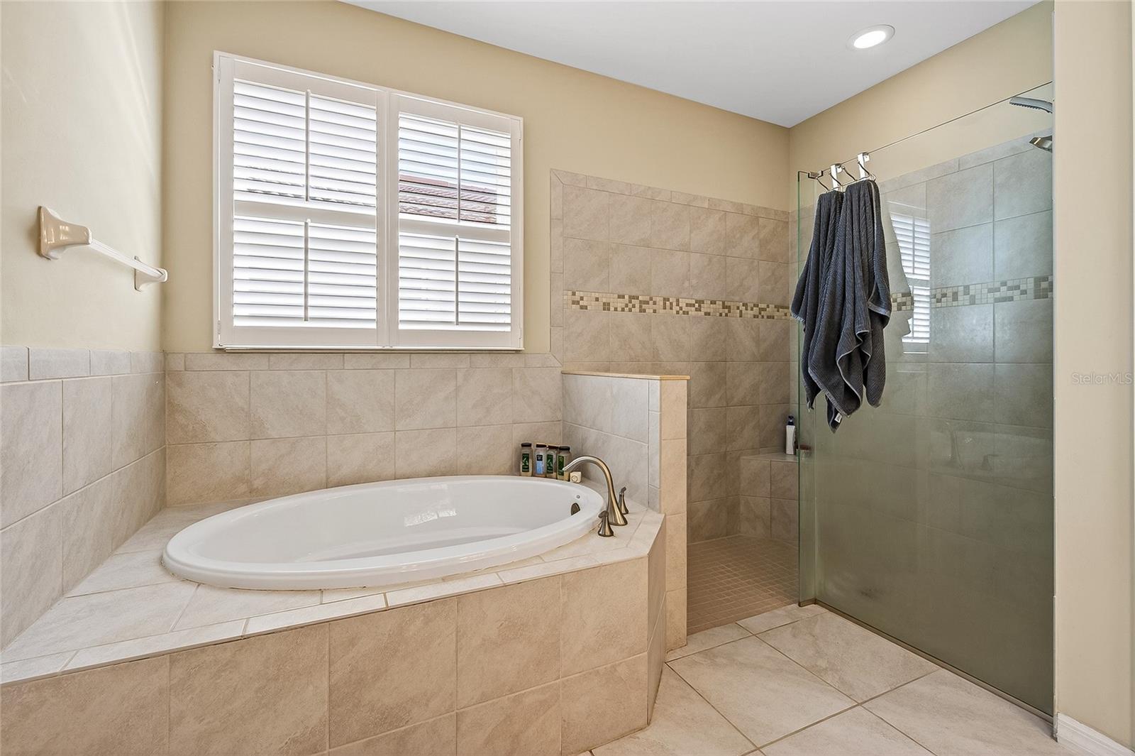 Image 25 of 38 For 19312 Yellowtail Court