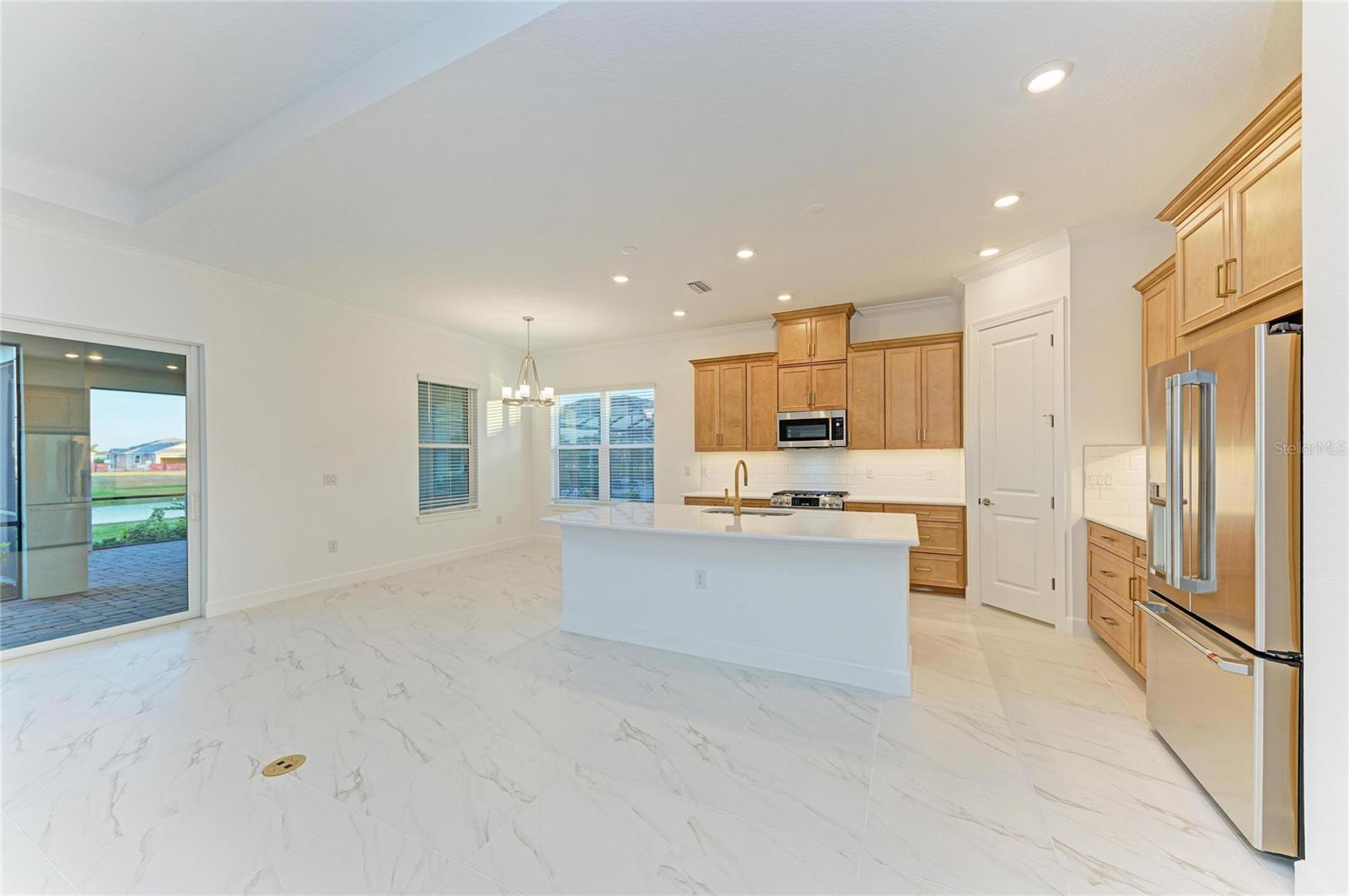 Image 21 of 72 For 3303 Vicenza Ct