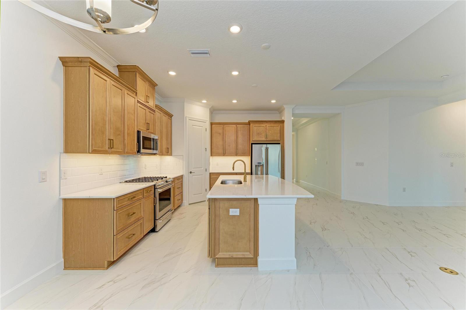 Image 23 of 72 For 3303 Vicenza Ct