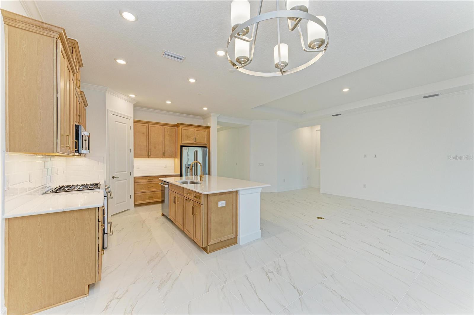 Image 27 of 72 For 3303 Vicenza Ct